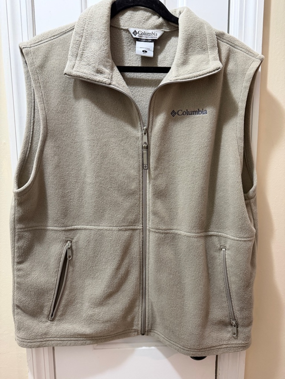 Men’s Columbia Steens Mountain™ Fleece Vest in a tan or beige